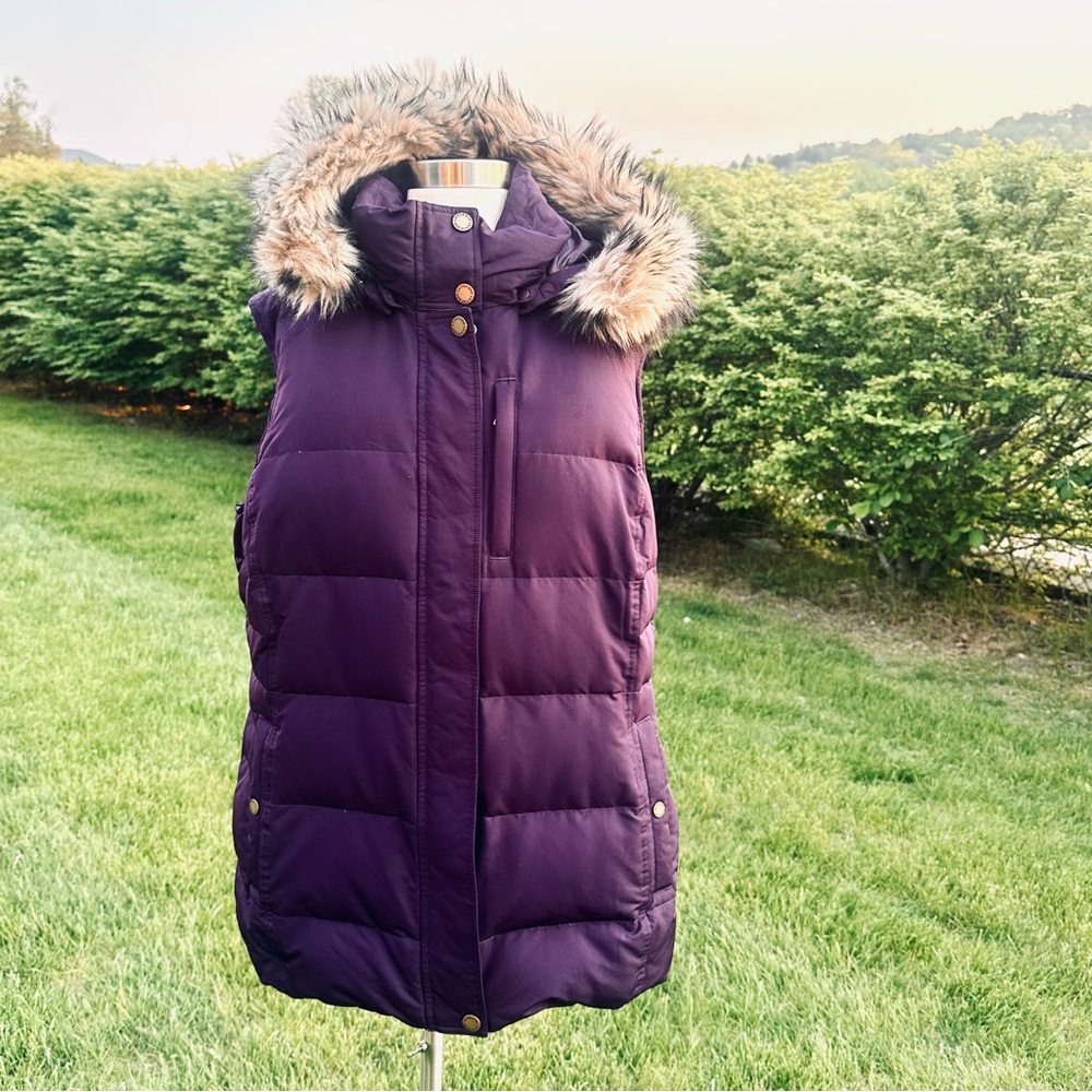 Lands’ End down puffer plus size vest with detachable hood - Picture 3 of 15